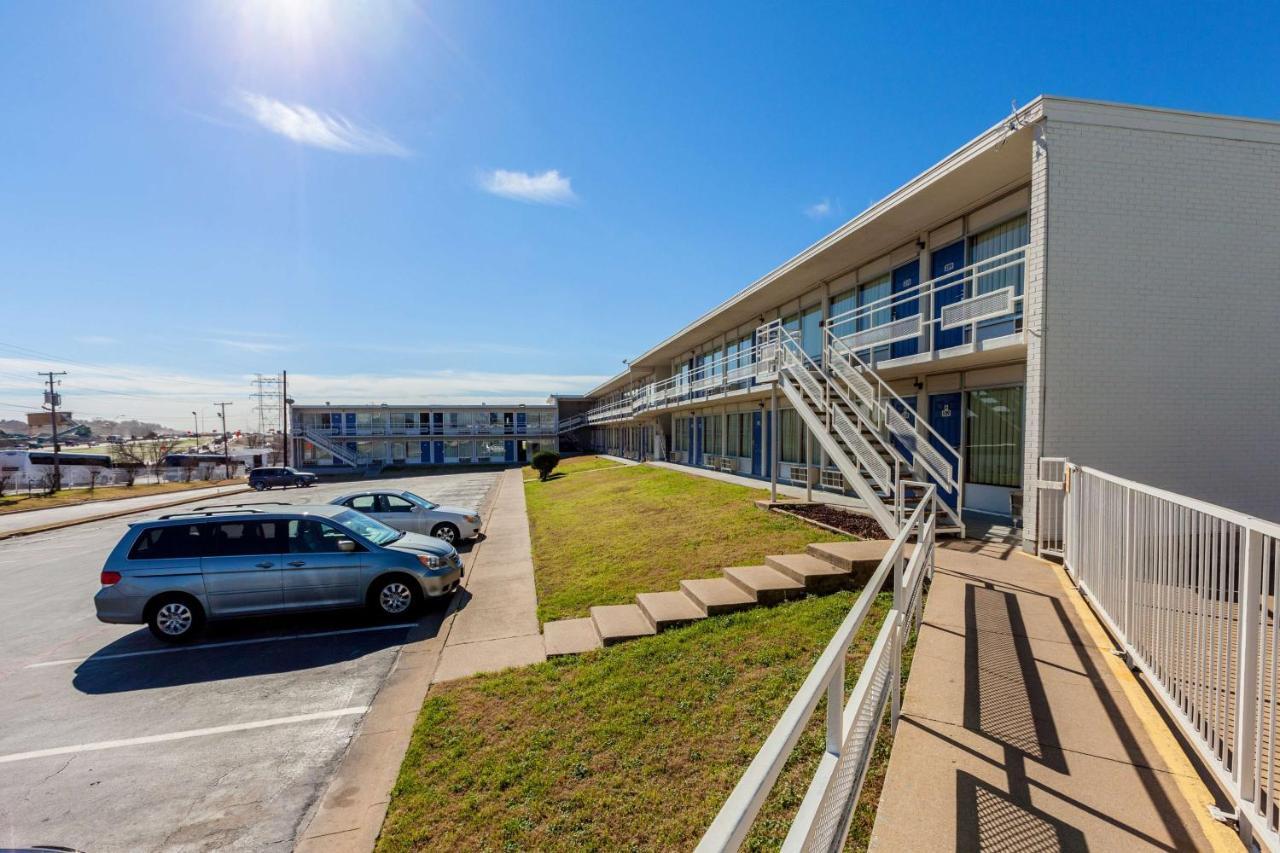 Motel 6 Fort Worth, Tx - Stockyards Exterior photo